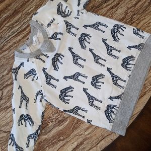 H & M baby sweater with giraffe design size 12 to 18 months